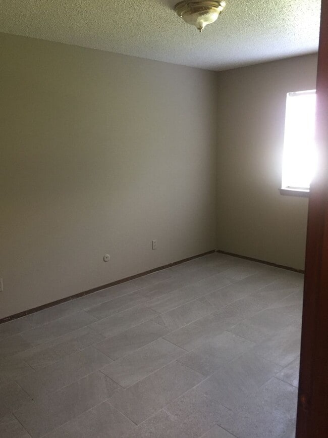 Building Photo - 5707 Sorenson St