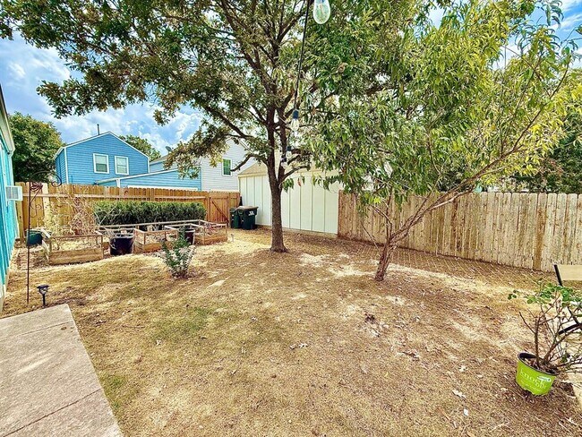 Building Photo - 506 Shadow Point