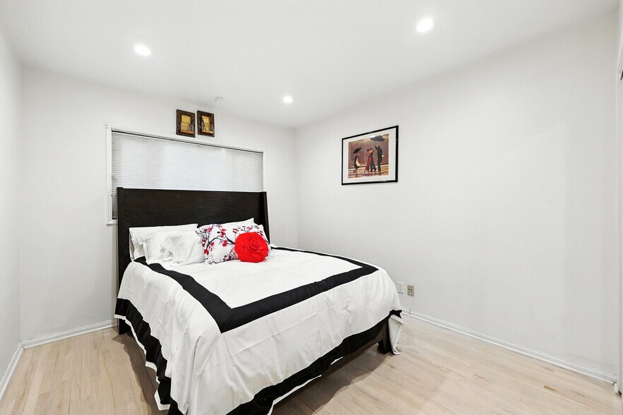Building Photo - 22101 Buenaventura St
