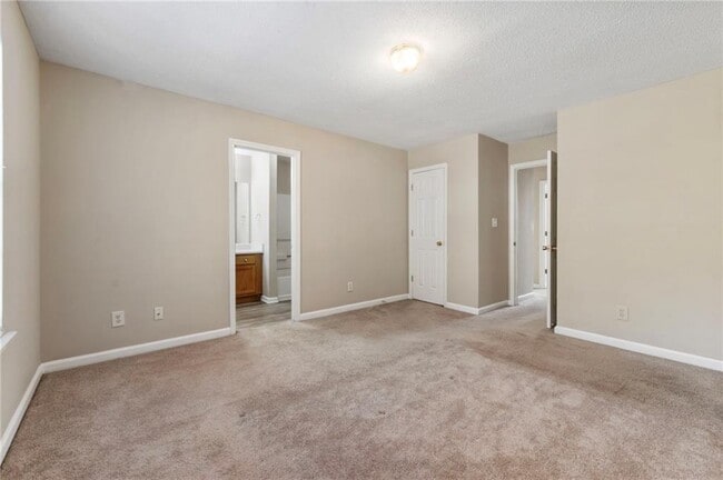 Building Photo - 6750 Sunset Hills Blvd