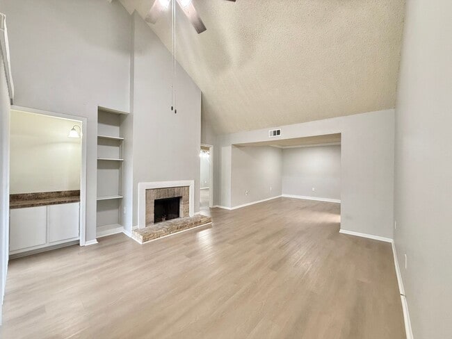 Primary Photo - Condo for Lease