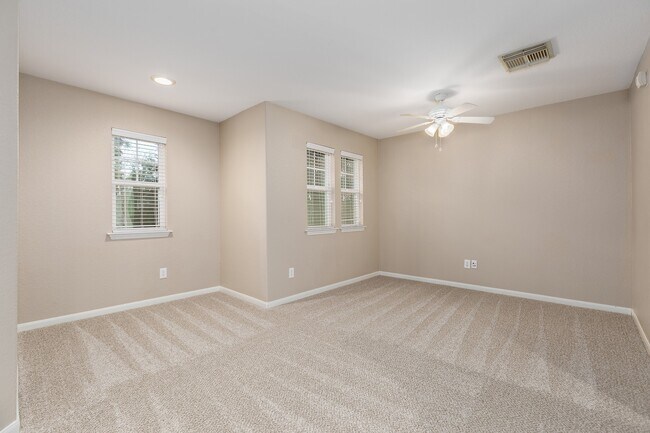 Building Photo - 17255 Mitchell Pass Ln