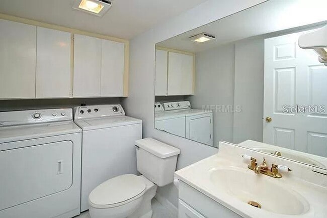 Building Photo - 5276 Middle Ct