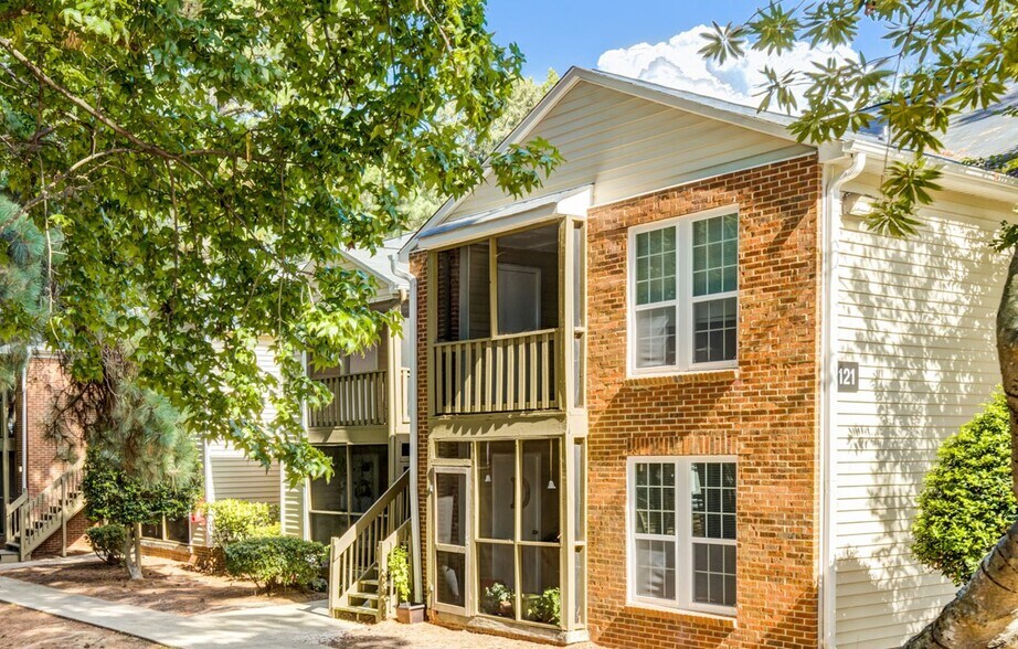 Building Photo - Madison Hunters Glen