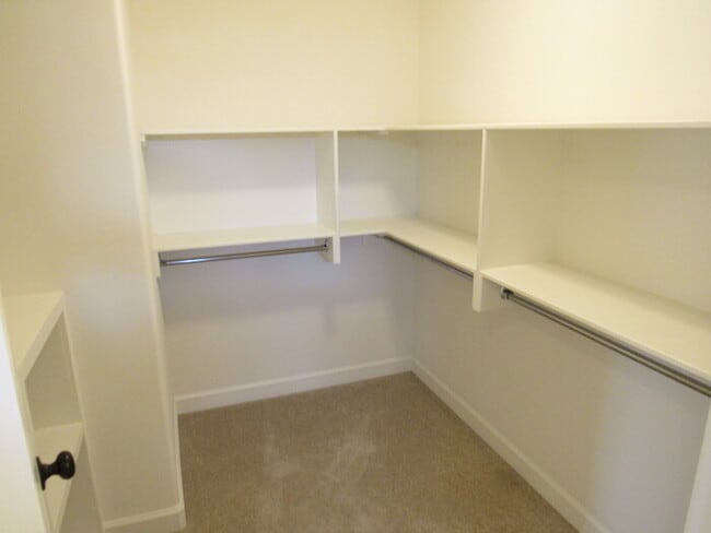 Building Photo - Old Hickory townhome, like new!