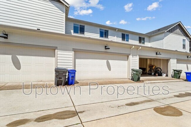 Building Photo - 876 N 18th Ave