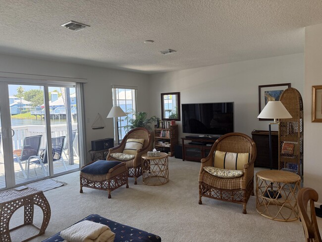 Building Photo - 809 Ocean Dunes Cir