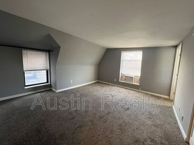 Building Photo - 4390 McPherson Ave