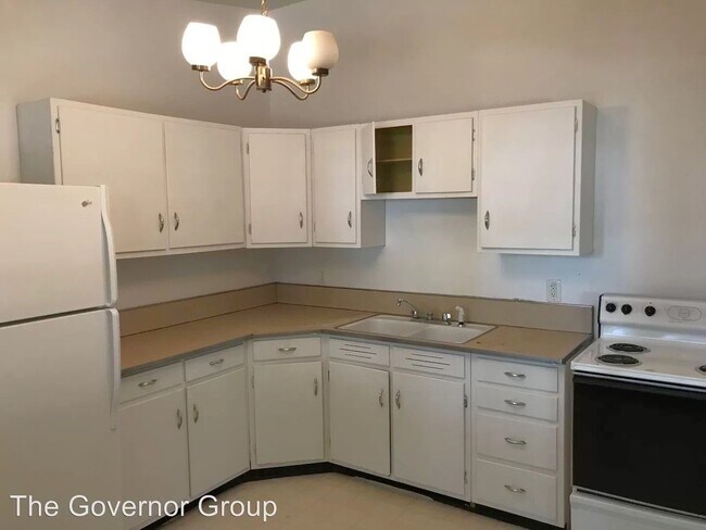 Building Photo - 2 Bedroom/1 Bathroom in Iowa City - East Side