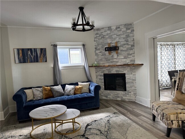 Building Photo - 1460 Elmwood Ave