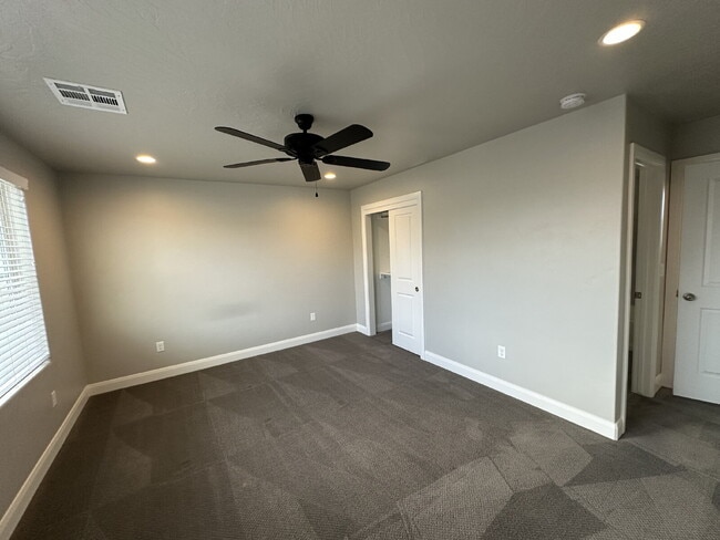 Building Photo - 3292 E 2890 S