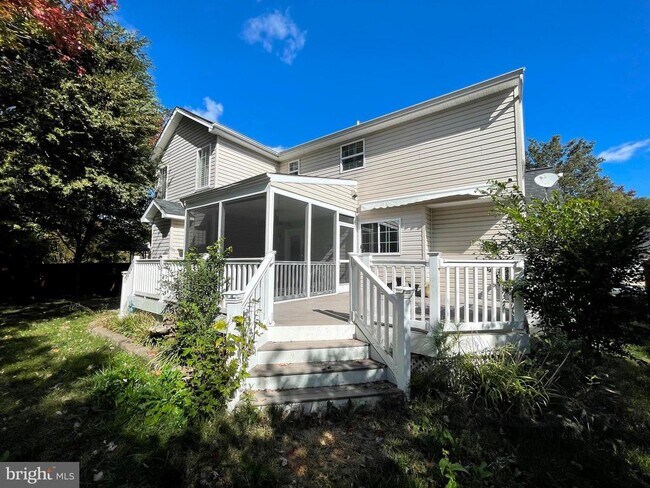Building Photo - 20871 Freedom Run Dr