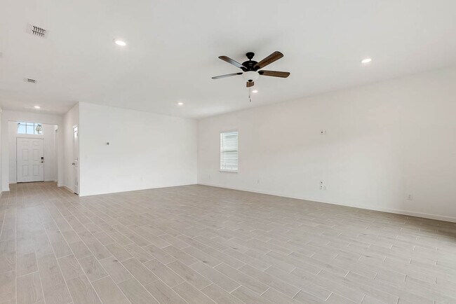 Building Photo - 53 Candlestick Cir