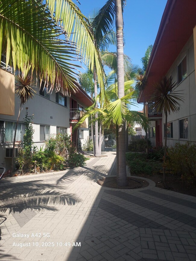 Building Photo - 11100-11126 National Blvd