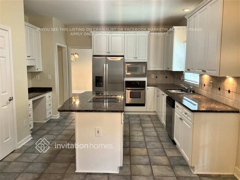 Building Photo - 809 Oak Trail Dr