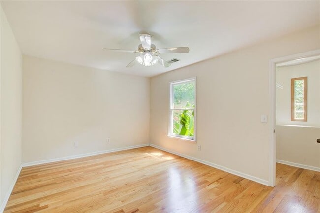 Building Photo - 2462 Empire Forest Dr