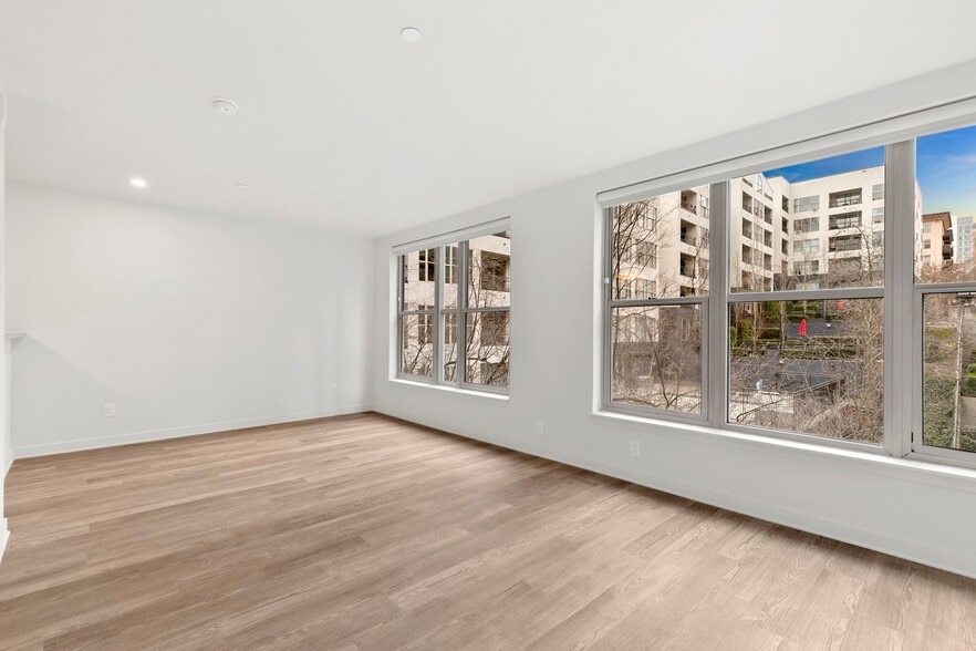 Building Photo - AVIA on Pike Street