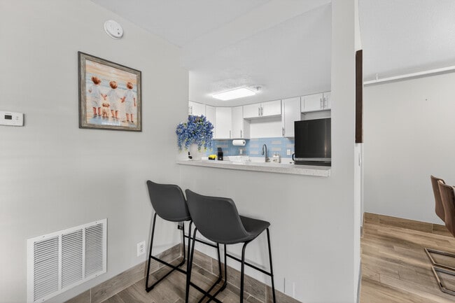 Building Photo - 801 Andrews Ave