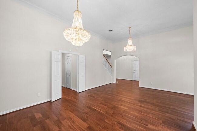 Building Photo - 5526 Darschelle Dr