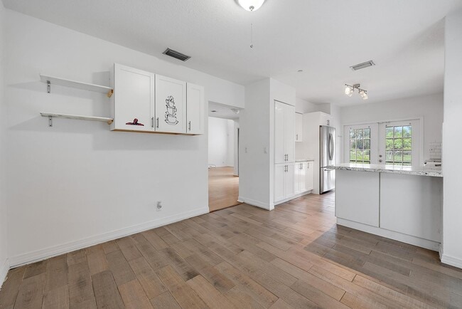 Building Photo - 4631 Brook Dr