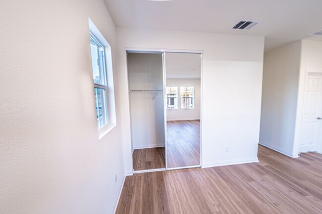 Building Photo - Brand New 3 Bedroom