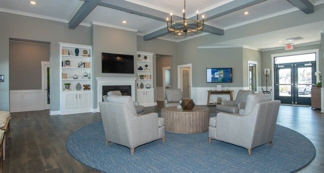 Building Photo - 4 Bed 2.5 Bath