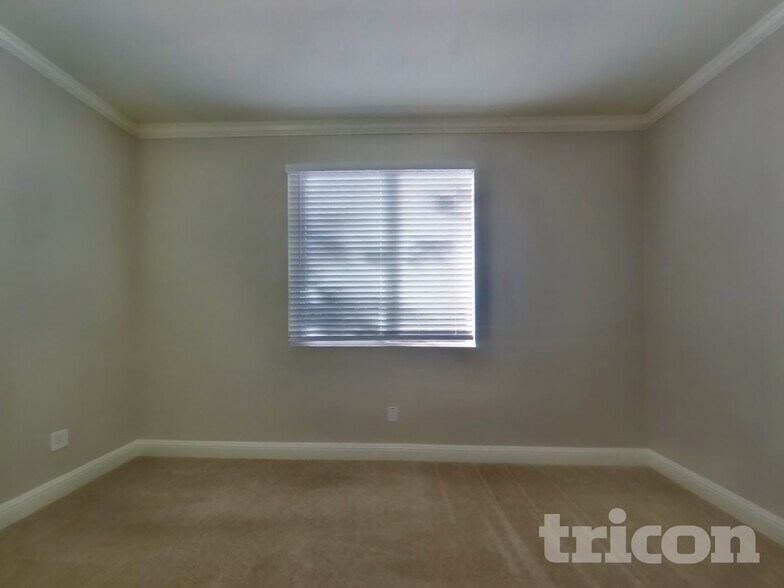 Building Photo - 7820 Golden Ring Way