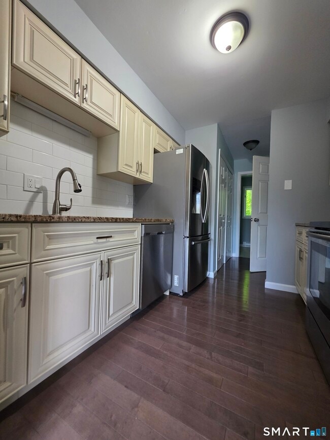 Building Photo - 19 Twin Oaks