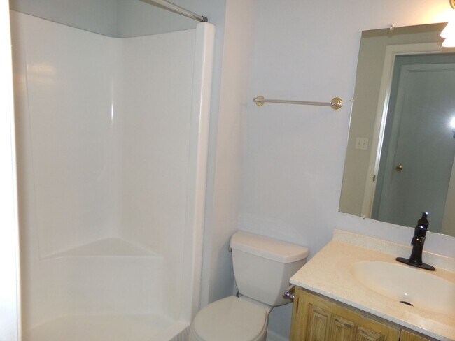 Building Photo - Country Club and Peace Haven Area