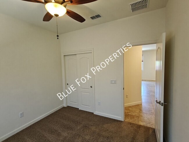 Building Photo - 12812 N Camino Vieja Rancheria