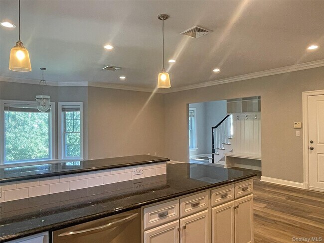 Building Photo - 30 High St