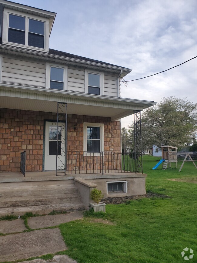 Building Photo - 507 Dewart St