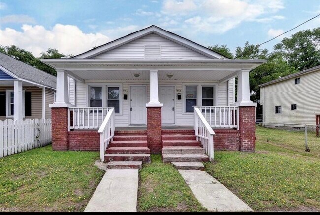 Building Photo - 734 17th St