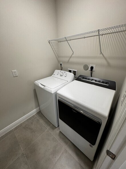 Building Photo - 1136 Rio Ct