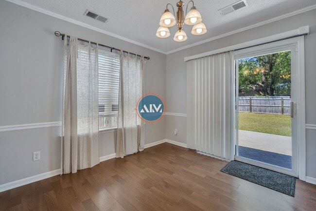 Building Photo - Beautiful 3 Bed 2 Bath Home located in his...