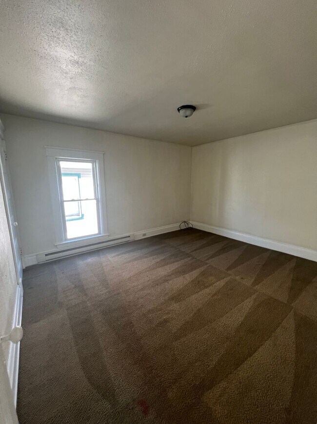 Building Photo - 721 POPLAR