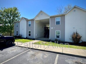 Building Photo - 8 Zell Ln
