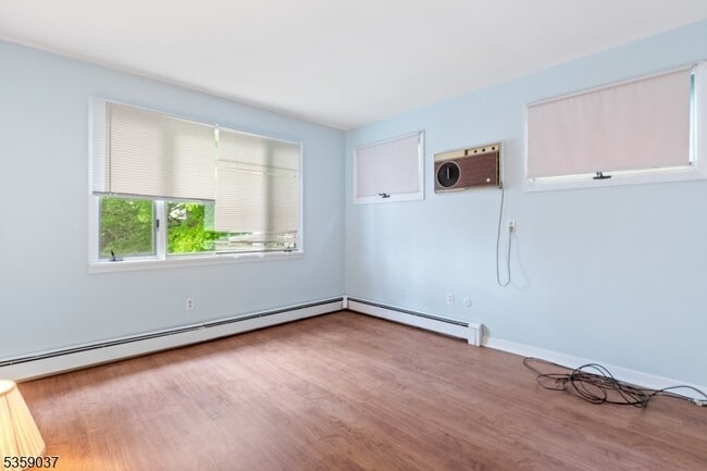 Building Photo - 82 Bergen Ave