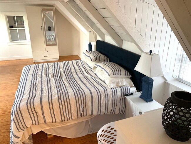 Building Photo - 28 Broadway