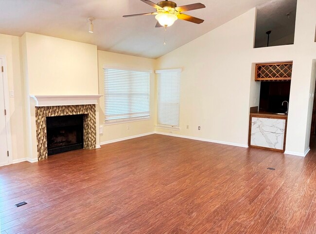 Building Photo - 16806 Ashmoor Way