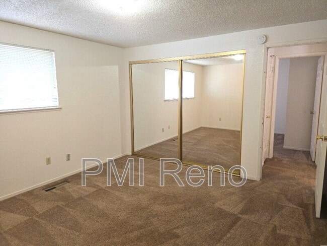 Building Photo - 6745 Peppermint Dr