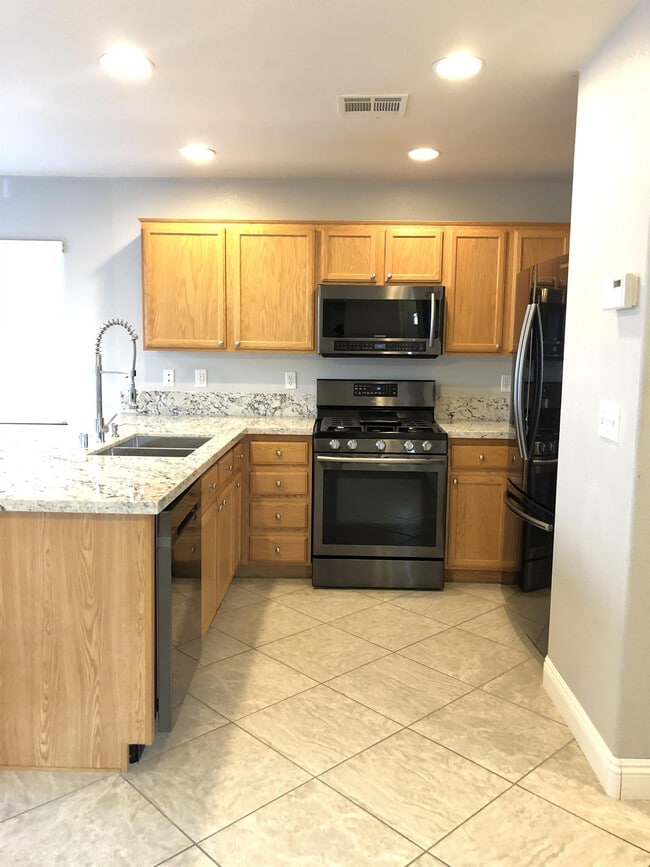 Building Photo - 10432 Concetta Ave