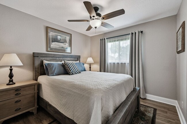 Building Photo - Elevated 3-Bed, 2-Bath, Corner-Lot Gem in the Heart of Palmetto