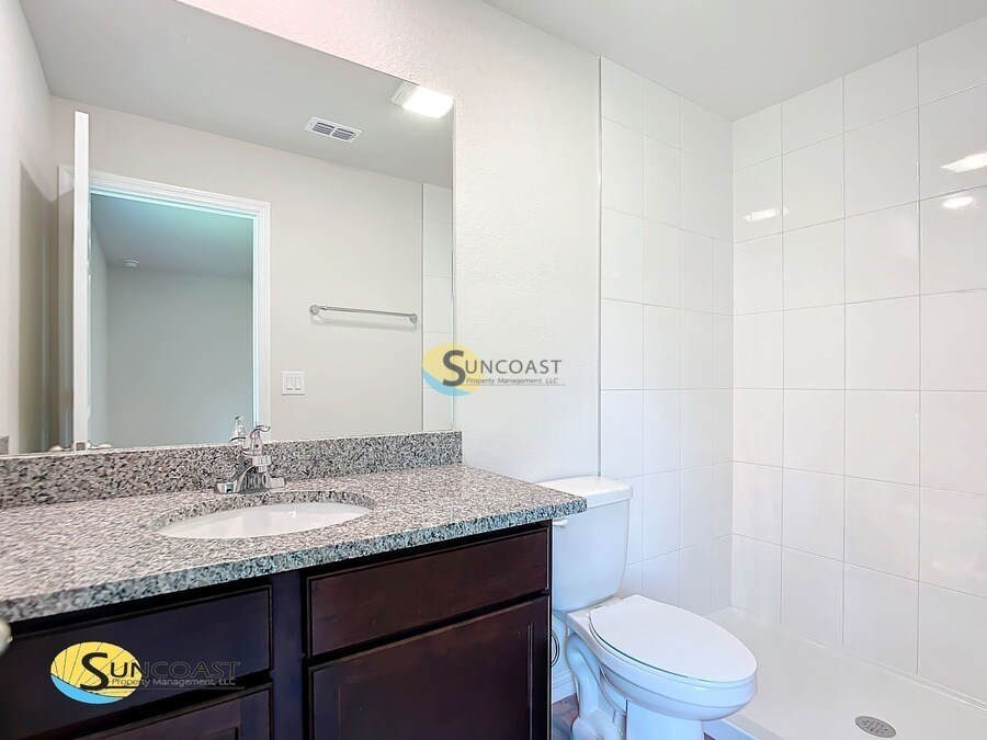 Building Photo - 10484 Pendleton Ave