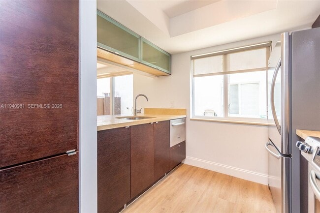 Building Photo - 2945 Bridgeport Ave