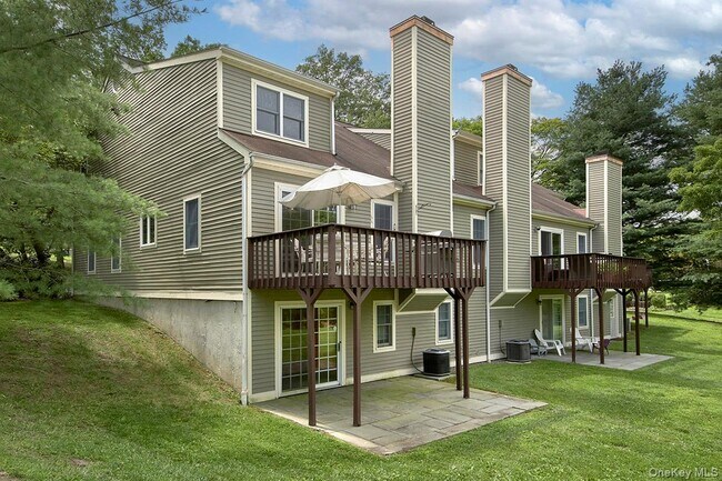Building Photo - 1103 Regent Dr
