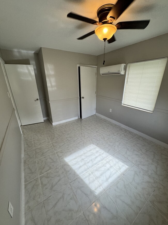 Building Photo - 3999 Conway Blvd