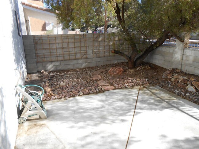 Building Photo - 3468 Martin Hall Dr