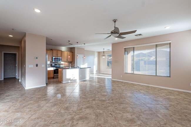 Building Photo - 453 W Lantana Pl