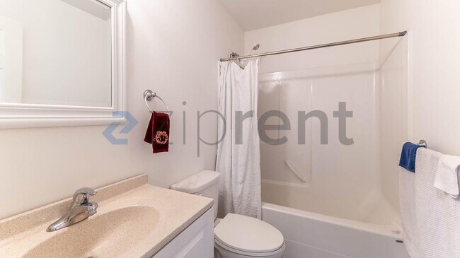 Building Photo - 7125 N Crestline St